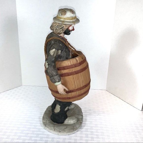 Emmett Kelly Jr. collectible figure limited number Over A Barrel clown 1930’s - Picture 4 of 8